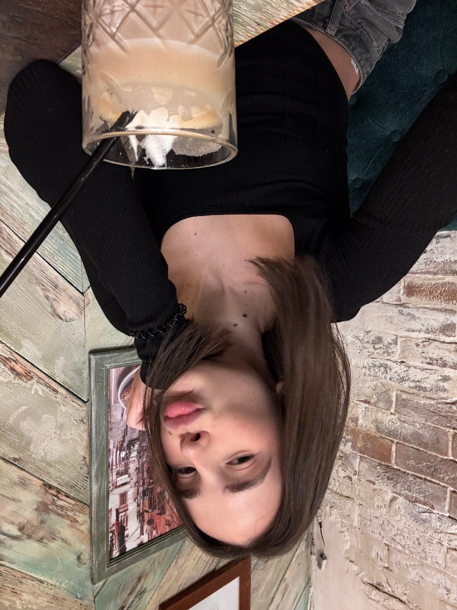 Fresh photos, fresh mood — Tina online in Addis Ababa